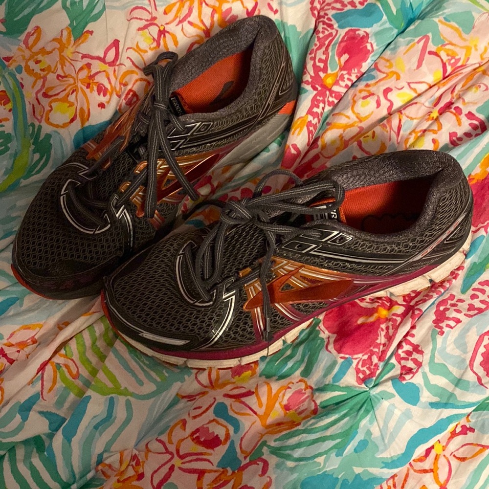 2/$25 Brooks GTS Seventeen Sneakers